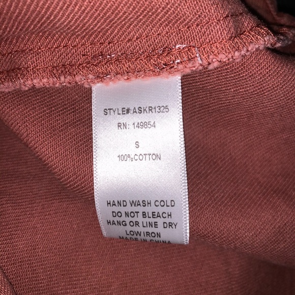 PInk skirt - Picture 2 of 2